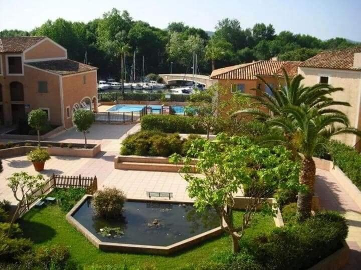 2 Bedrooms, 15 Min Walk To Beach, Ac, Pool & Fiber Internet In A Quiet, Private Gated Domain 5Kms To St Tropez Cogolin Exterior foto